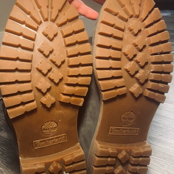 Virtually New Army Green Timberland Premium Boots - Picture 8 of 9